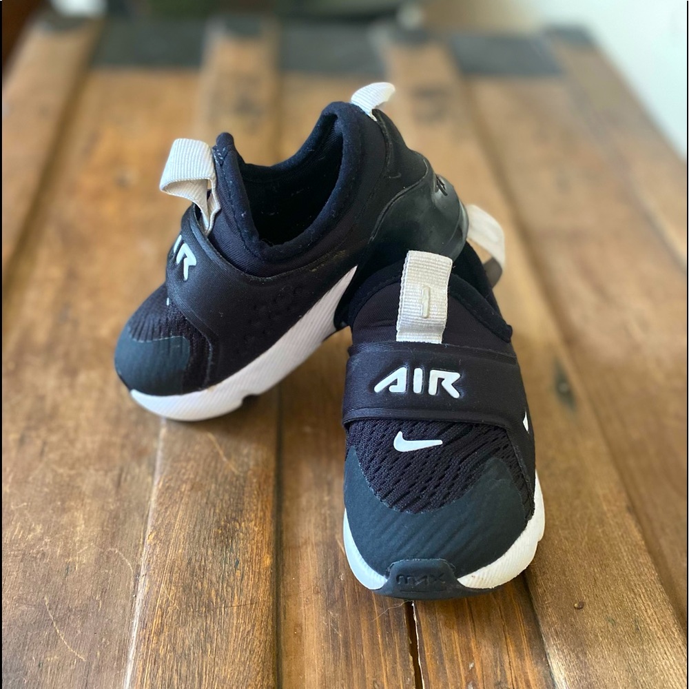 NIKE AIR MAX 270 EXTREME SHOE
